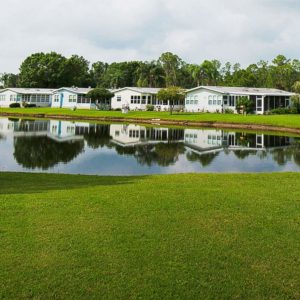 lake-front-homes-photo